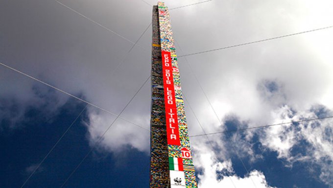 Обновлен рекорд самой высокой башни из LEGO - 35,05 м.