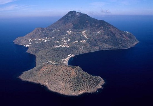 Остров Филикуди (Isola Filicudi)