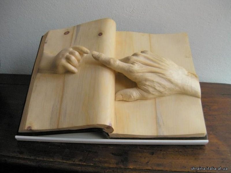 Деревянные книги от Нино Орланди