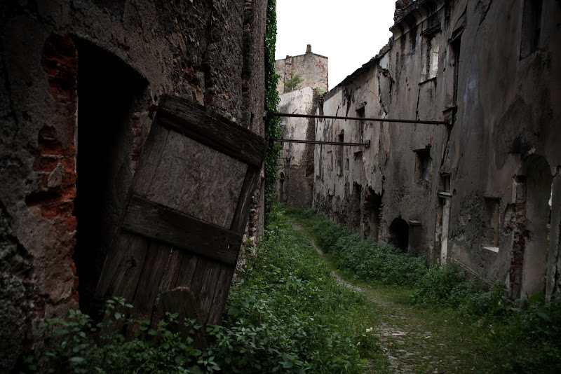 Заброшенный город: Балестрино, Италия