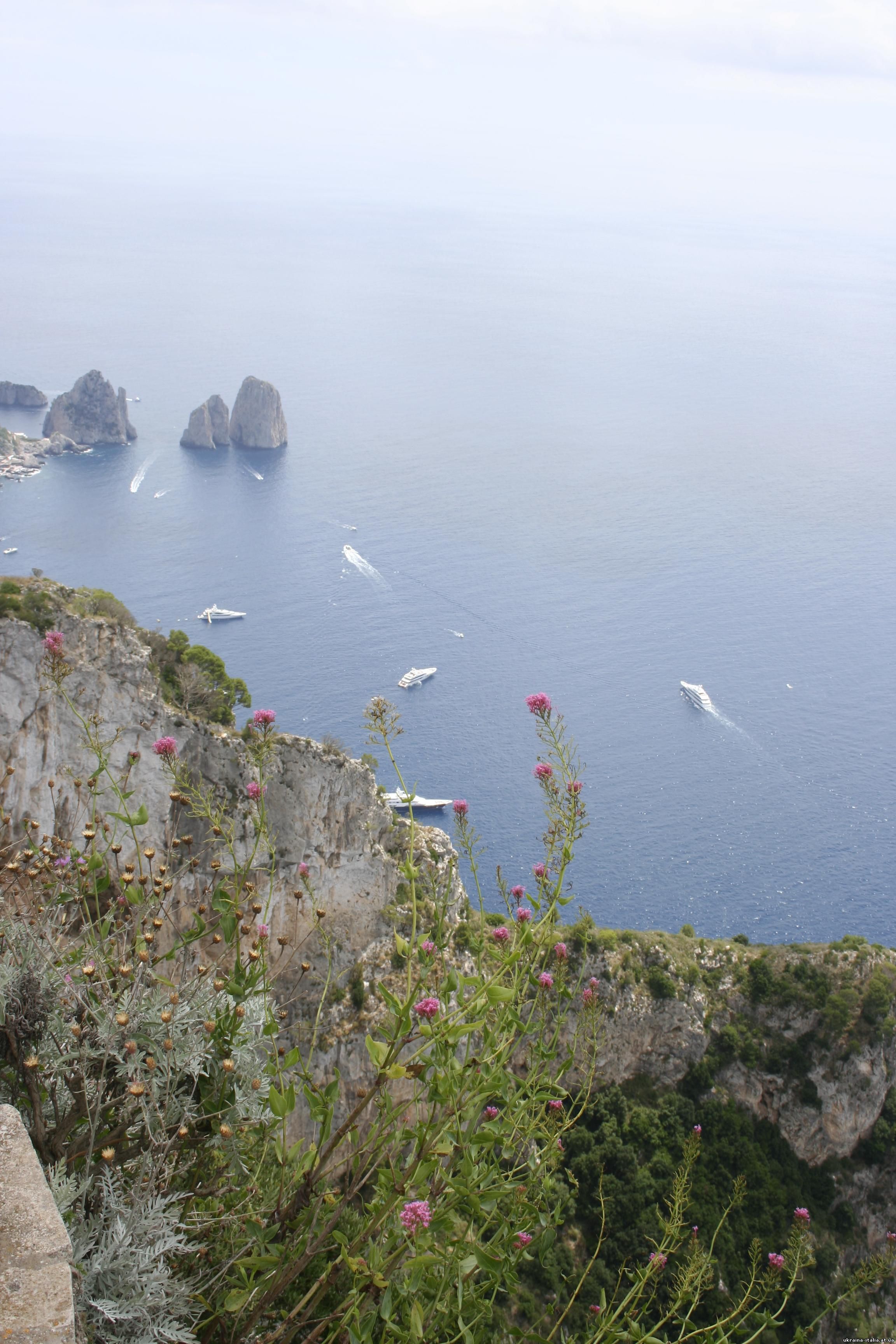 Финикийская лестница на итальянском острове Капри