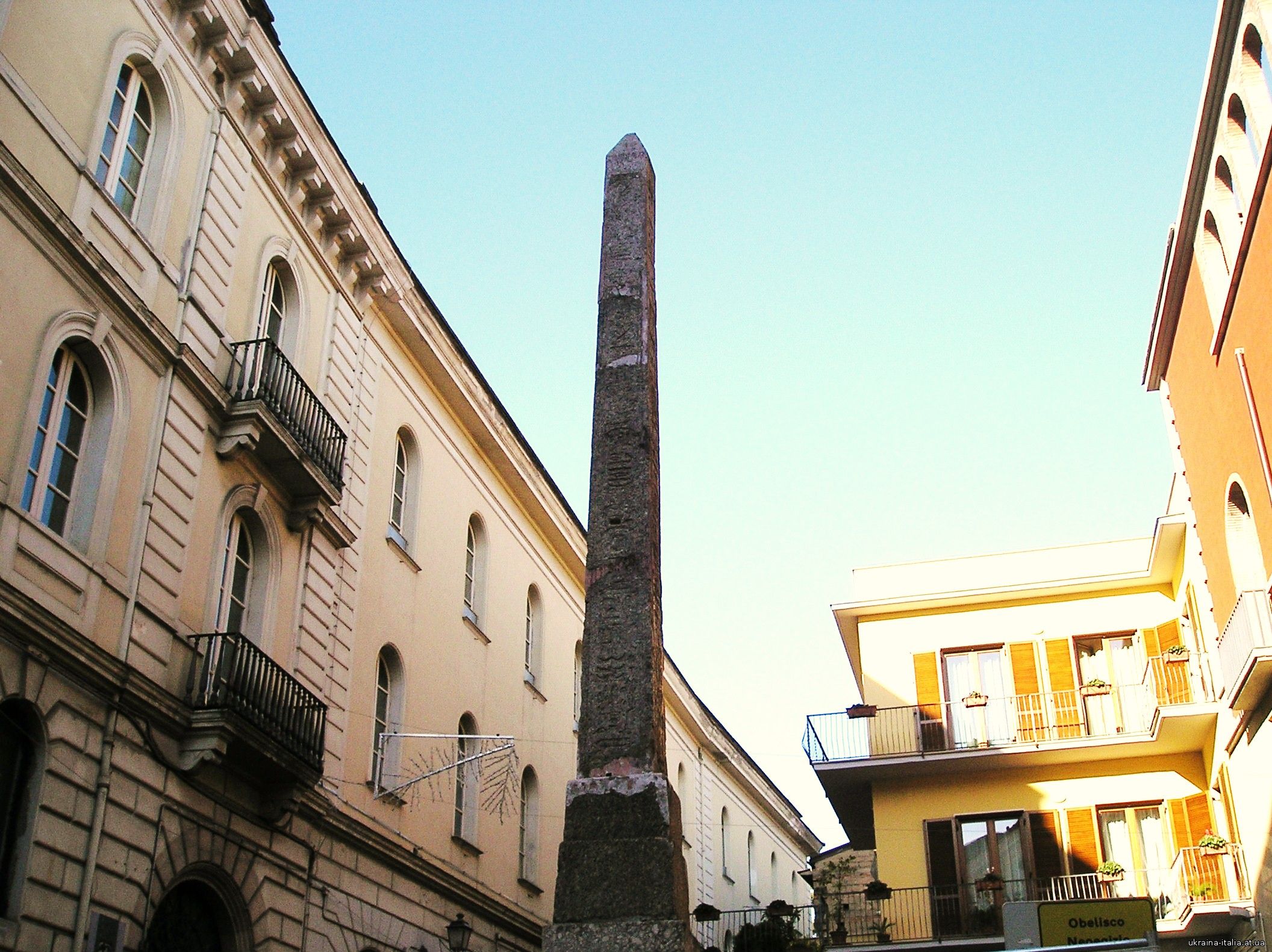 Египетский обелиск. Беневенто. Италия