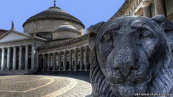 Площадь Плебисцита в Неаполе (фото)